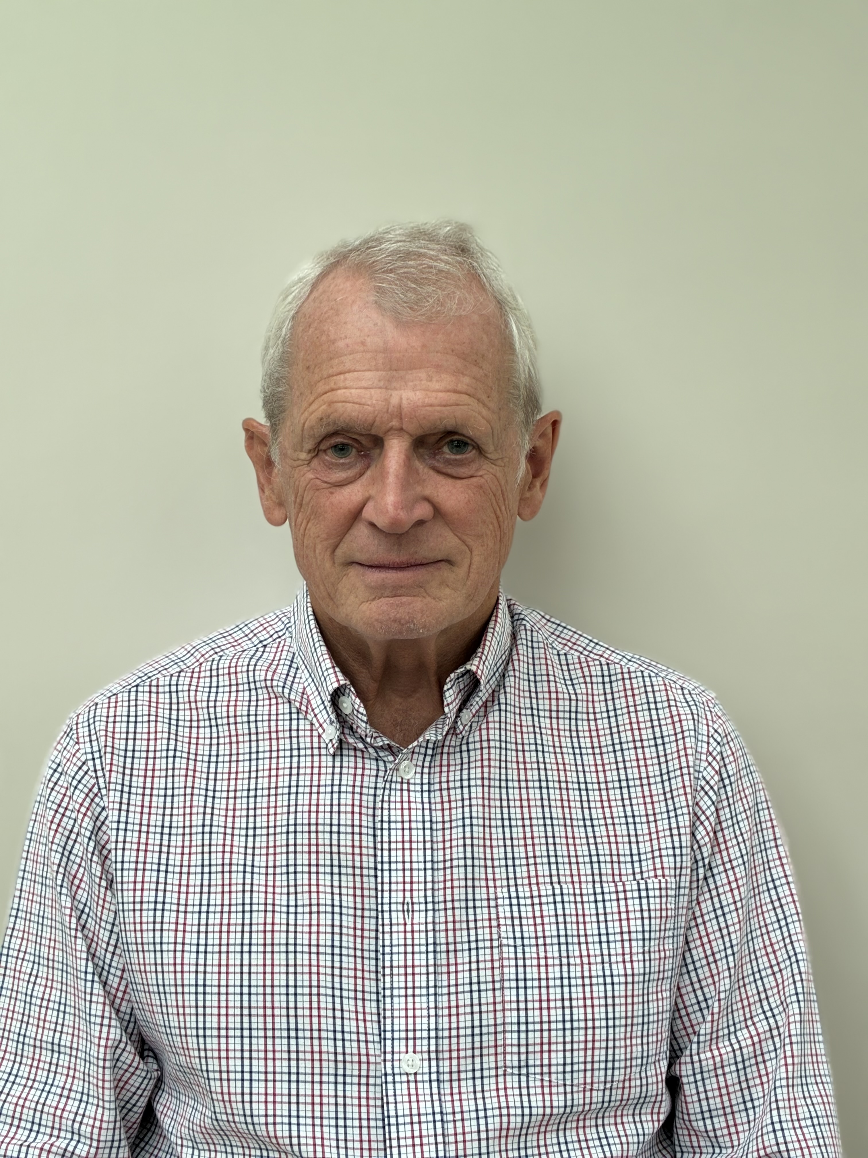 Dr. Graham Colver (GBR)