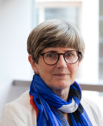 Dr. Julia Schofield (GBR)